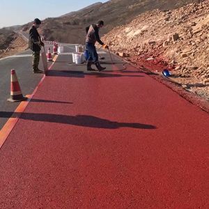 庄河一是彩钢瓦喷漆翻新，地面喷涂